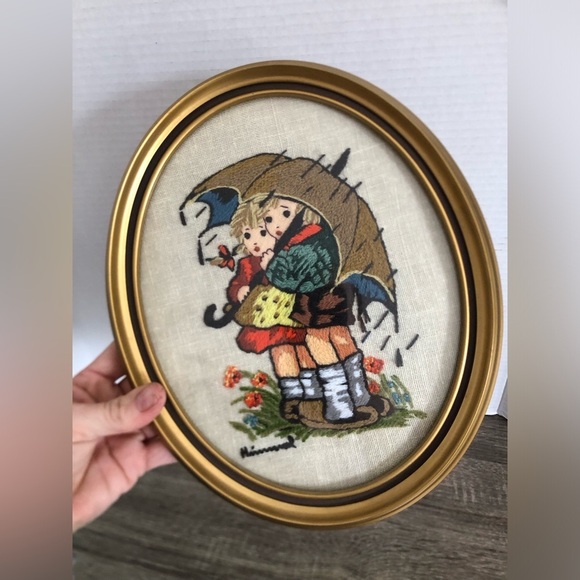 Vtg Embroidered Hummel in Frame - Picture 4 of 10